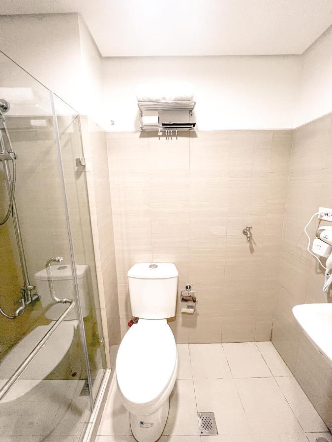 Sabina'S One Bedroom Condo At Shore Tower C Манила Екстериор снимка