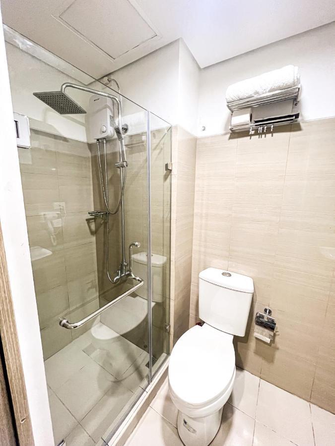 Sabina'S One Bedroom Condo At Shore Tower C Манила Екстериор снимка
