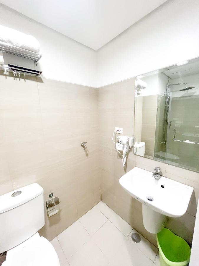 Sabina'S One Bedroom Condo At Shore Tower C Манила Екстериор снимка