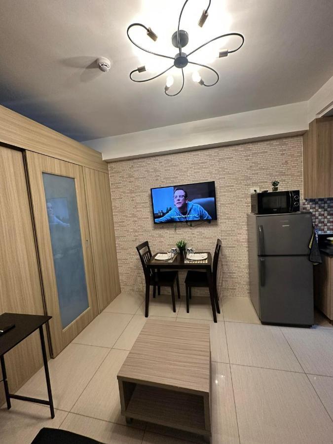 Sabina'S One Bedroom Condo At Shore Tower C Манила Екстериор снимка